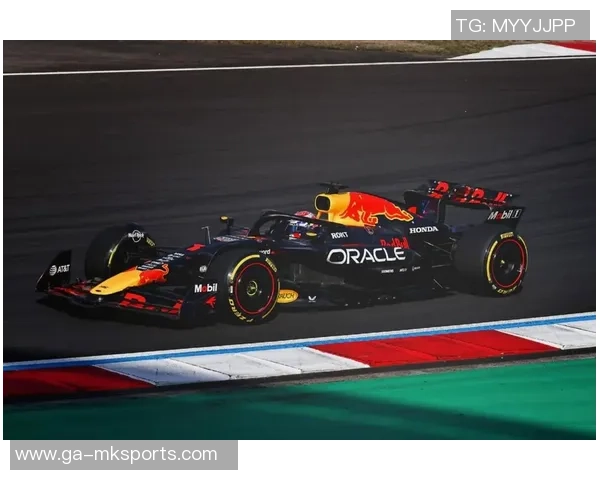 与维斯塔潘轮对轮比武被罚时 汉密尔顿墨西哥站受罚引法拉利强烈不满