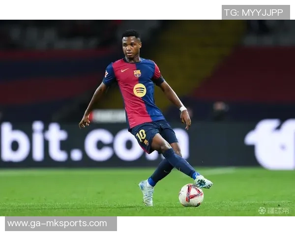 每体：巴萨18岁后卫埃斯帕特练习中受伤，将缺阵约两个月